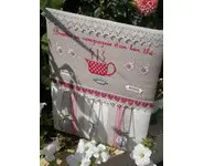 Broder en compagnie d'un thé